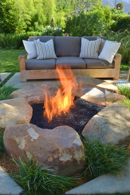 20 Great Fire Pit Ideas for Your Outdoor Area (5)