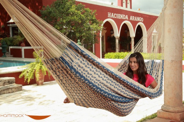 22 Hammocks for a Calm and Relaxing Spring (10)