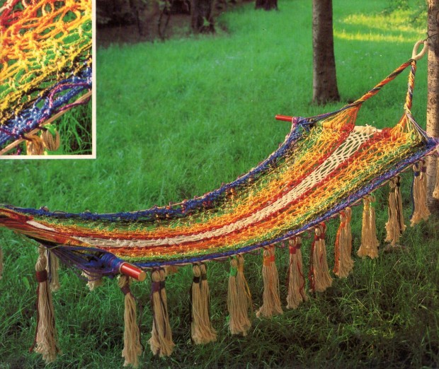 22 Hammocks for a Calm and Relaxing Spring (17)