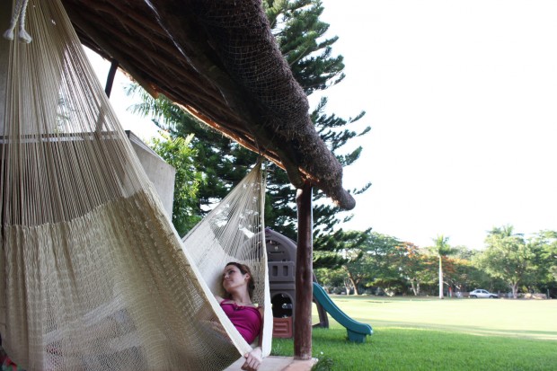 22 Hammocks for a Calm and Relaxing Spring (7)