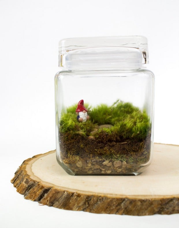 27 Small and Cute Themed Terrariums (16)