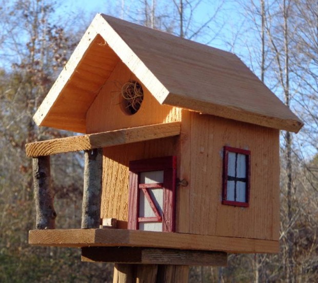 15 Decorative and Handmade Wooden Bird Houses (2)