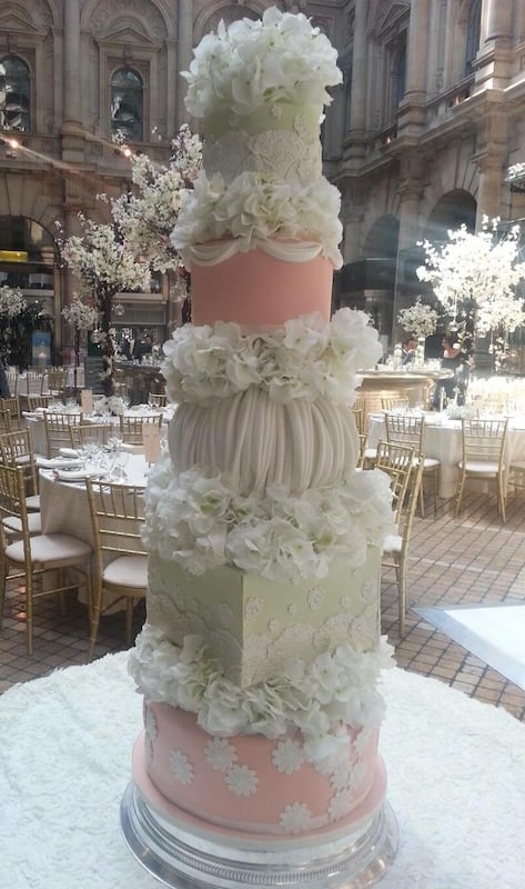 18 Beautiful Ideas for Perfect Wedding Cake Decoration (14)