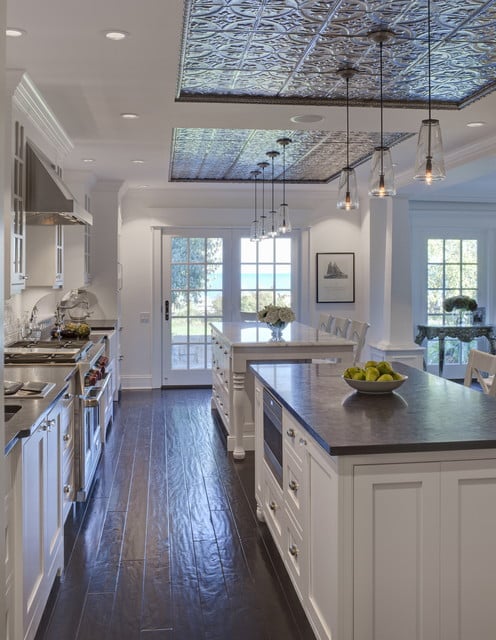 18 Gorgeous White Kitchen Design Ideas in Traditional Style (10)