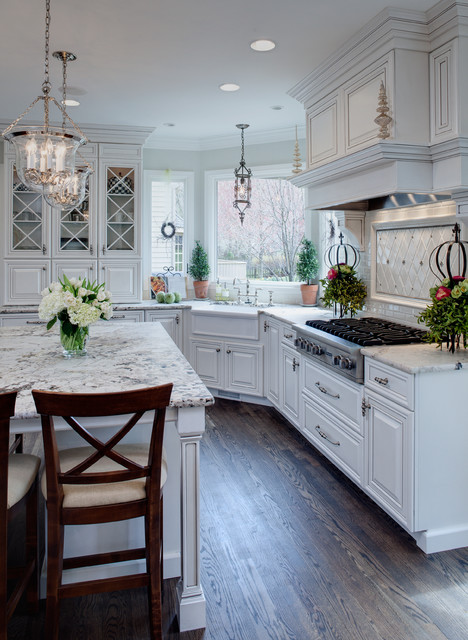 18 Gorgeous White Kitchen Design Ideas in Traditional Style (15)