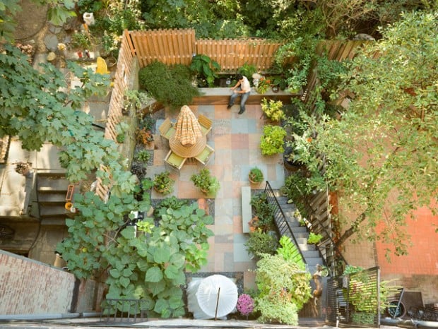 18 Great Design Ideas for Small City Backyards (3)