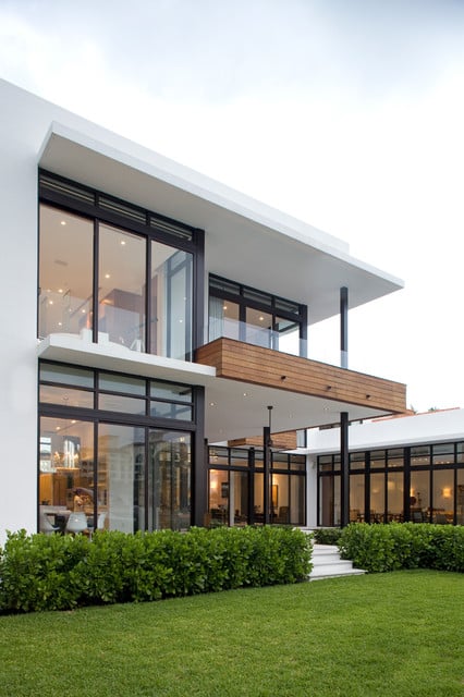 18 Modern Glass House Exterior Designs