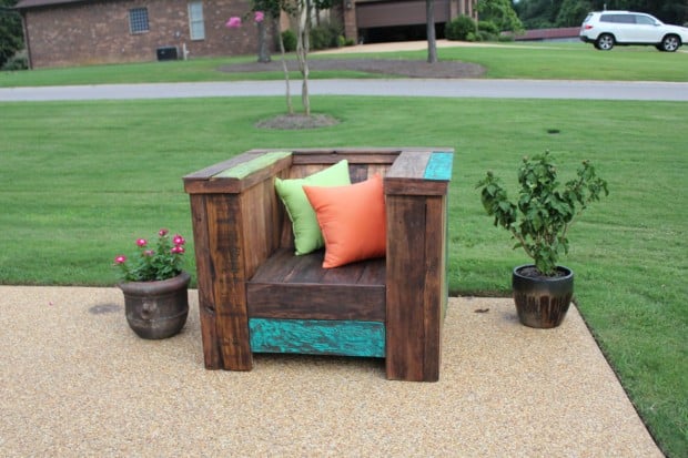 18 Useful and Easy DIY Ideas to Repurpose Old Pallet Wood (13)