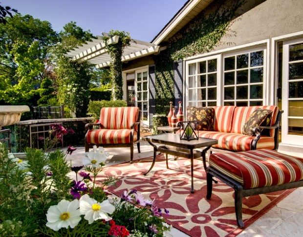 20 Cozy Chic Patio Design Ideas Perfect for Sunny Days (18)