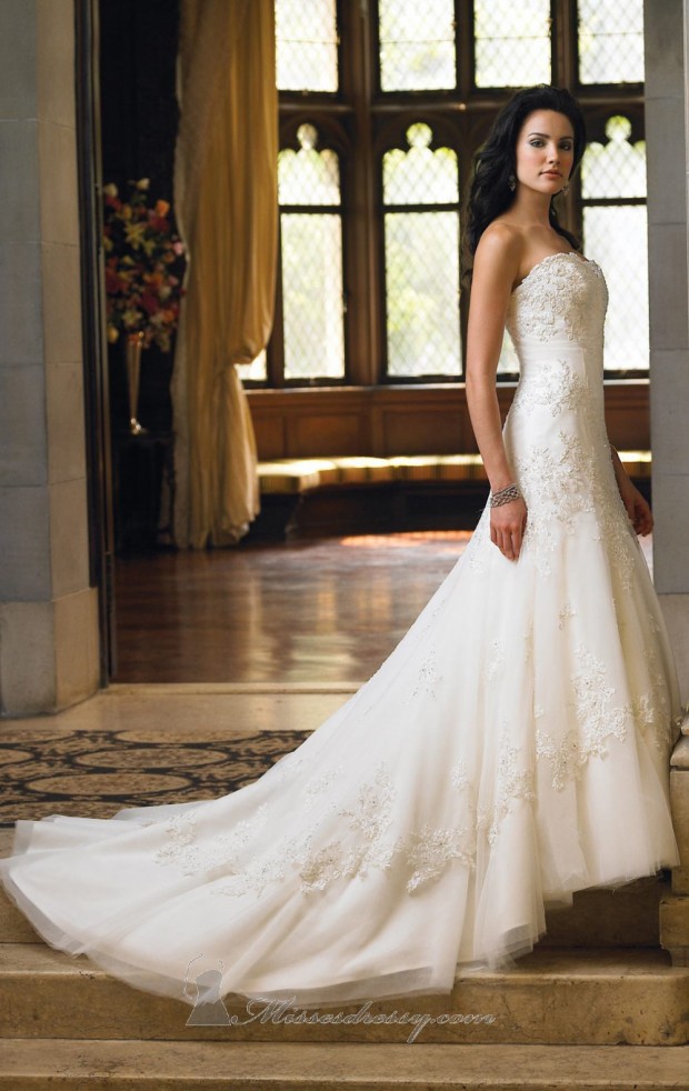 20 Elegant Strapless Wedding Dresses (13)