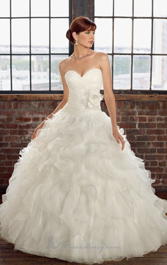 20 Elegant Strapless Wedding Dresses (20)