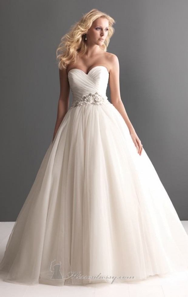 20 Elegant Strapless Wedding Dresses (5)