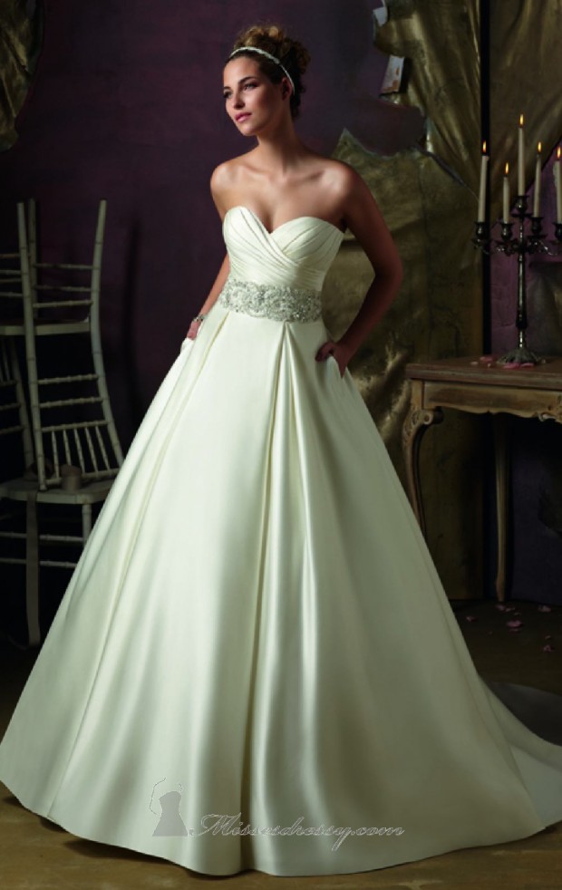 20 Elegant Strapless Wedding Dresses (7)
