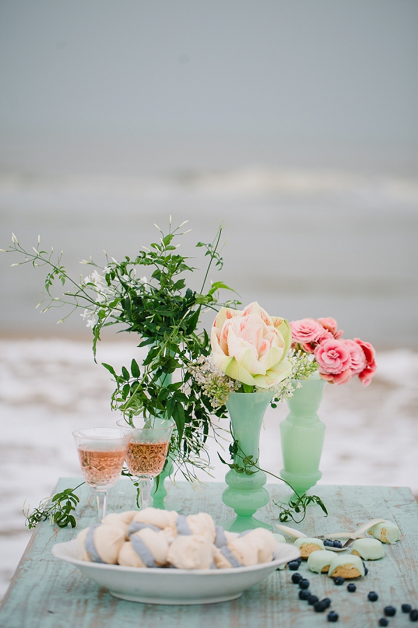 20 Romantic Beach Wedding Inspiration Ideas (4)
