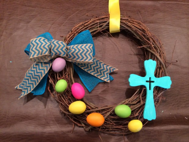 26 Creative and Easy Handmade Easter Wreath Designs (12)