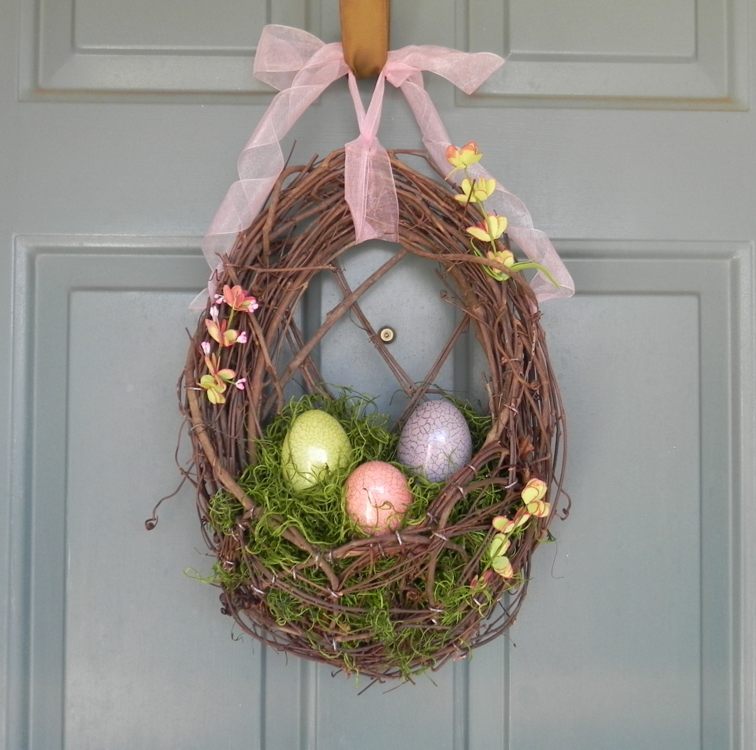 26 Creative and Easy Handmade Easter Wreath Designs - Style Motivation