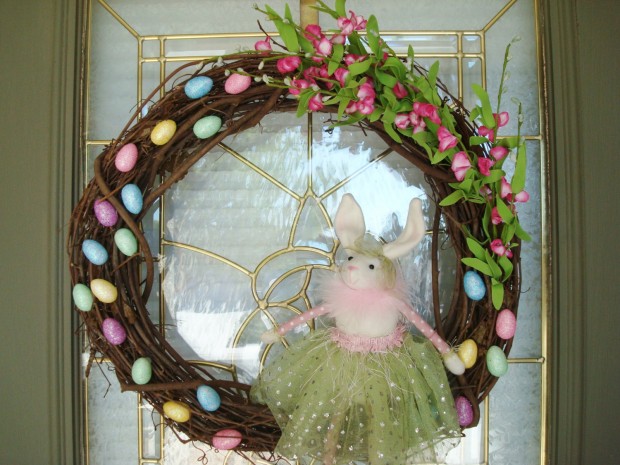 26 Creative and Easy Handmade Easter Wreath Designs (18)