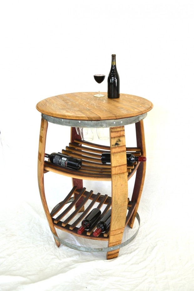 15 Cool DIY Projects From Recycled Wine Barrel Wood (11)
