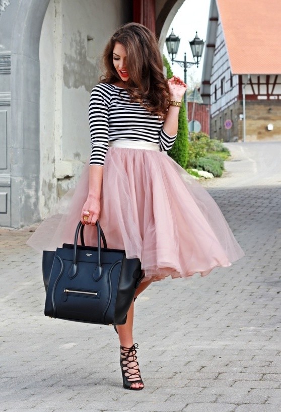 17 Outfit Ideas with Tulle Skirts for Romantic Look (1)