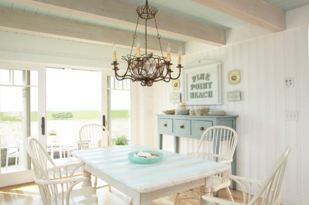 18 Beach Cottage Interior Design Ideas Inspired by The Sea  (19)