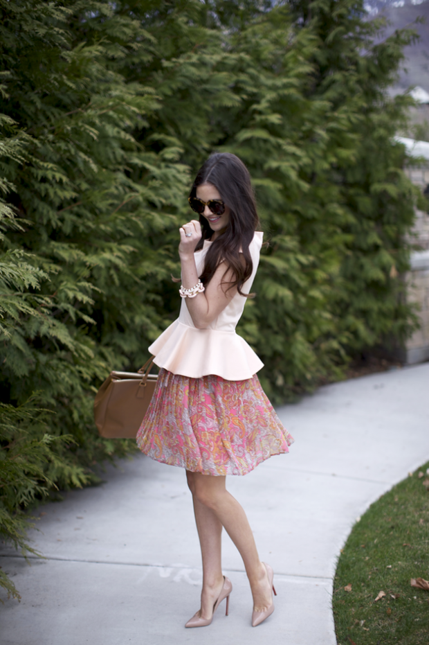 20 Outfits with Skirts for Trendy Chic Spring Look (1)