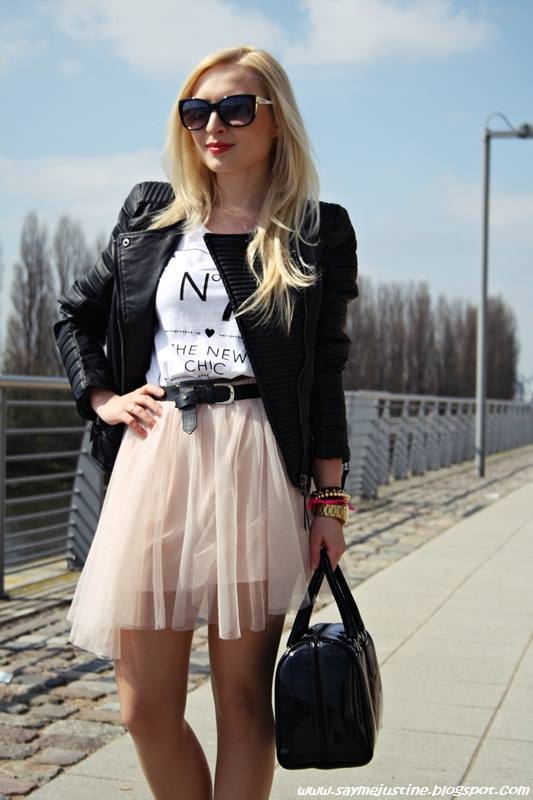 20 Outfits with Skirts for Trendy Chic Spring Look (8)