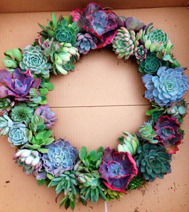 22 Enlivening Handmade Spring Wreath Designs (17)