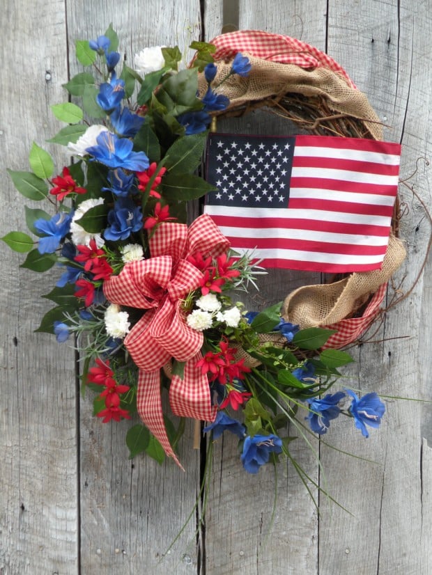 15 Festive Handmade 4th of July Wreath Designs (8)