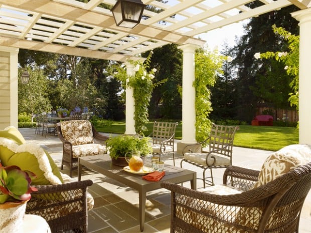 Wicker Patio Furniture Ideas for Perfect Outdoor Summer Decor (16)