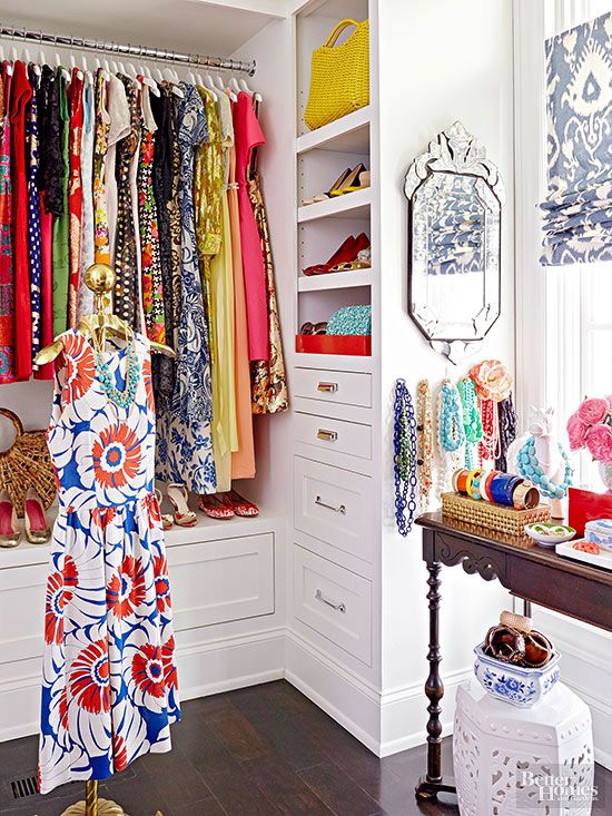 chic-walk-in-closets-jewelry-table