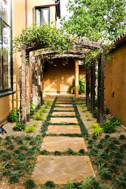 Beautiful Stepping Stone Walkways: 18 Landscaping Ideas - Style Motivation