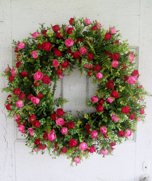 15 Colorful Handmade Summer Wreath Ideas To Refresh Your Front Door (2)