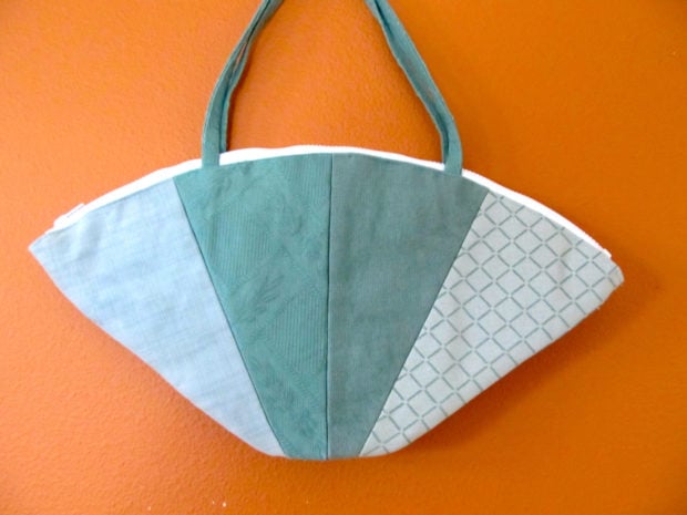 17 Chic Handmade Bags From Repurposed Materials (16)