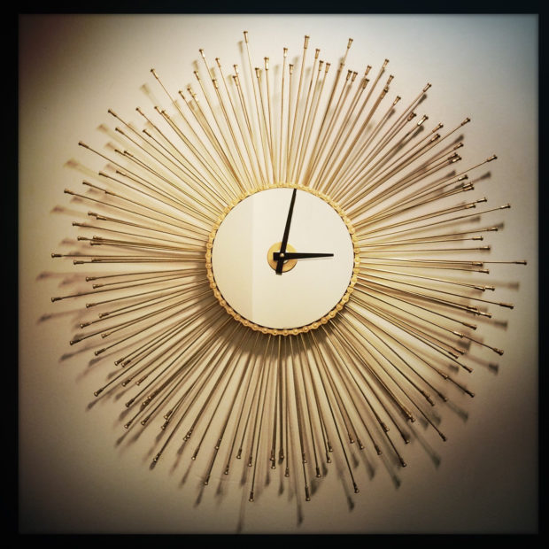 17 Inspirational Handmade Wall Clock Ideas That You Can Express Yourself With (14)