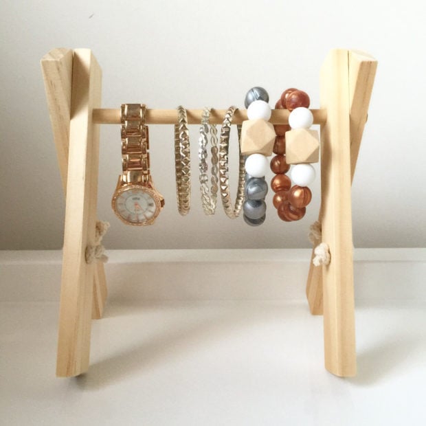 17 Simple But Awesome Handmade Jewelry Organizer Ideas You Can DIY (13)