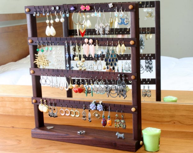 17 Simple But Awesome Handmade Jewelry Organizer Ideas You Can DIY (15)