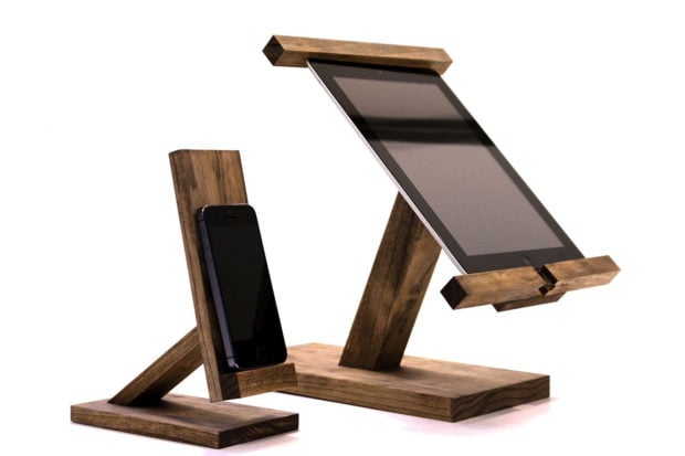18 Inventive Handmade Dock And Stand Designs For Your Electronics (10)