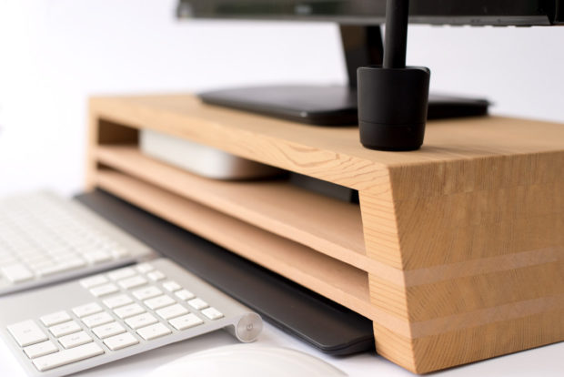18 Inventive Handmade Dock And Stand Designs For Your Electronics (15)
