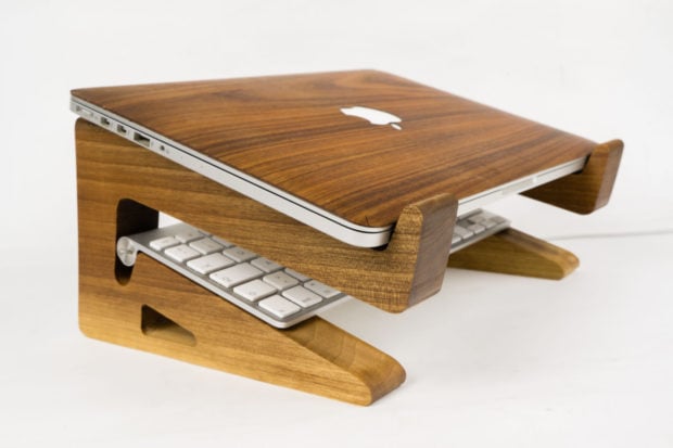 18 Inventive Handmade Dock And Stand Designs For Your Electronics (7)