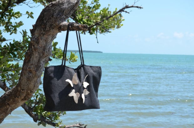 18 Must Have Handmade Beach Bag Designs To Take Your Stuff To The Beach (10)