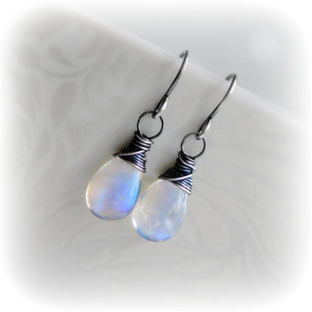 15 Enchanting Handmade Moonstone Jewelry Designs You're Going To Adore (14)