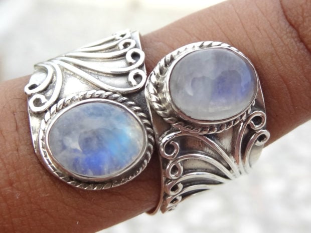 15 Enchanting Handmade Moonstone Jewelry Designs You're Going To Adore (2)