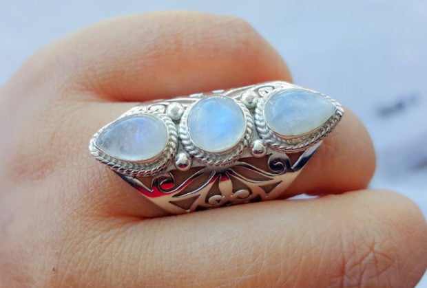 15 Enchanting Handmade Moonstone Jewelry Designs You're Going To Adore (9)