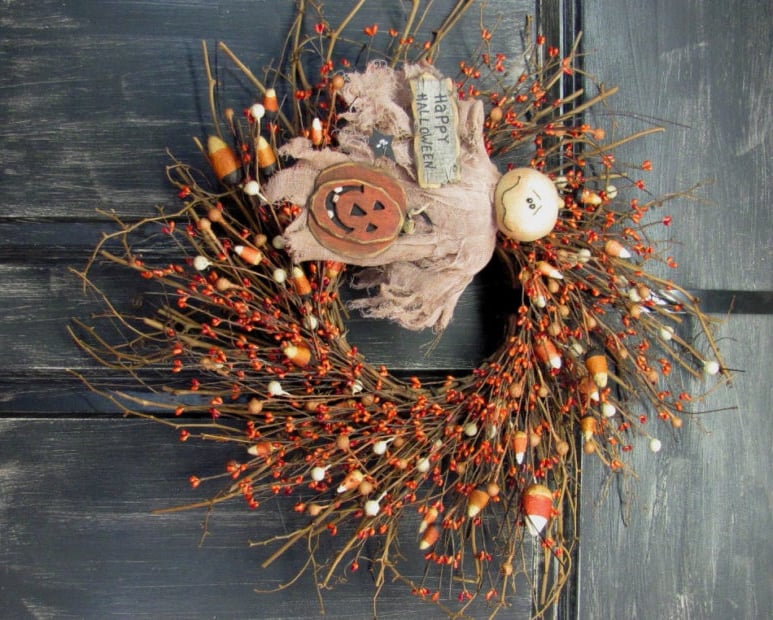 15-spooky-handmade-halloween-wreath-designs-to-decorate-your-front-door-with-7