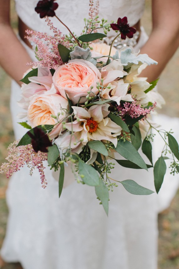 18 Whimsical Bouquets Ideas For Winter Wedding