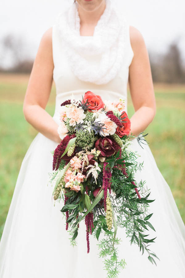 18 Whimsical Bouquets Ideas For Winter Wedding