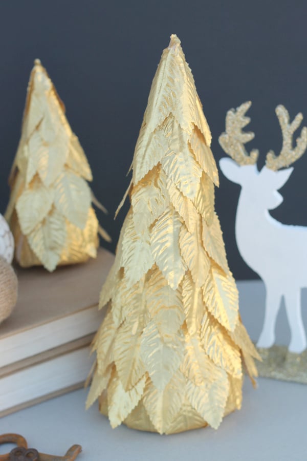 15 Cute and Creative DIY Mini Christmas Tree Decor Ideas