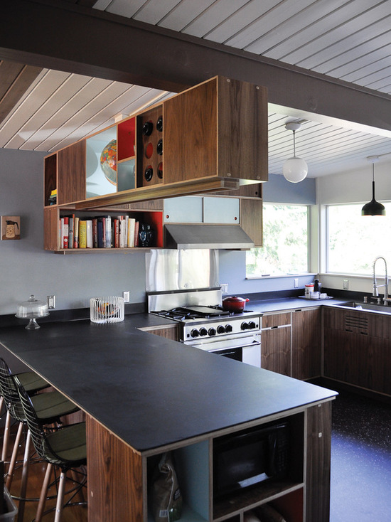 17 Functional Small Kitchen Peninsula Design Ideas