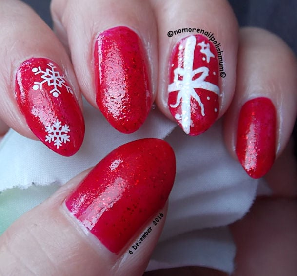 Get Ready for Christmas: 15 Festive Nail Art Ideas