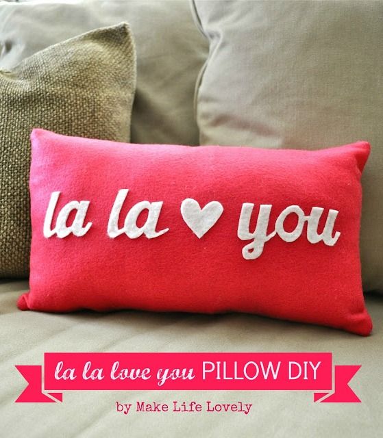 15 Adorable DIY Pillow Ideas for Valentine’s Day